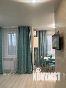 Студия квартира, посуточно, 35м2, 8/22 этаж