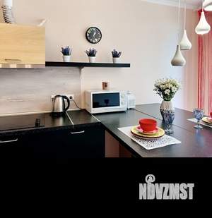 1-к квартира, посуточно, 40м2, 11/18 этаж