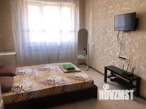 1-к квартира, посуточно, 38м2, 8/22 этаж