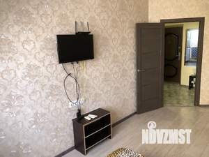 1-к квартира, посуточно, 38м2, 8/22 этаж