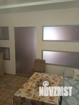 Студия квартира, посуточно, 34м2, 1/4 этаж