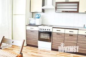 1-к квартира, посуточно, 40м2, 11/16 этаж