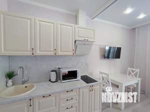 Студия квартира, посуточно, 27м2, 12/18 этаж