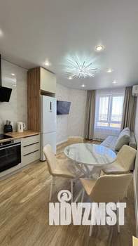 1-к квартира, посуточно, 39м2, 21/24 этаж