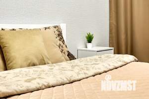 1-к квартира, посуточно, 35м2, 13/16 этаж