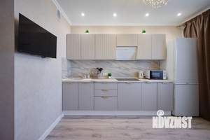 1-к квартира, посуточно, 38м2, 8/17 этаж