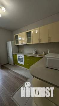 1-к квартира, посуточно, 38м2, 8/20 этаж