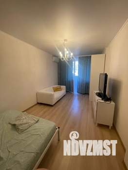 1-к квартира, посуточно, 48м2, 1/18 этаж