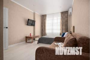 1-к квартира, посуточно, 40м2, 10/18 этаж