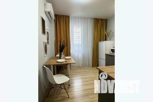1-к квартира, посуточно, 38м2, 9/16 этаж