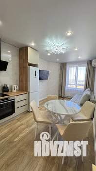 1-к квартира, посуточно, 39м2, 21/24 этаж