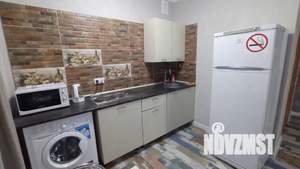 Студия квартира, посуточно, 30м2, 1/3 этаж
