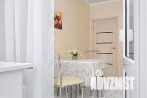 1-к квартира, посуточно, 40м2, 6/18 этаж