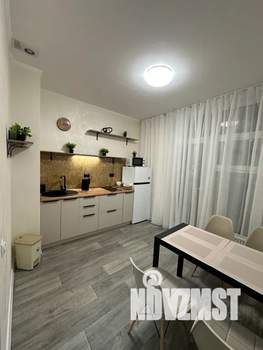 1-к квартира, посуточно, 36м2, 2/18 этаж