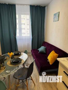 Студия квартира, посуточно, 35м2, 2/17 этаж