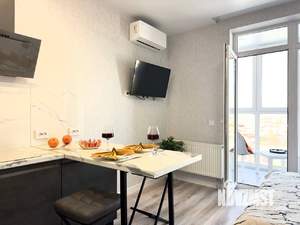 Студия квартира, посуточно, 28м2, 7/18 этаж