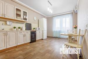 1-к квартира, посуточно, 56м2, 1/1 этаж