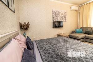 Студия квартира, посуточно, 35м2, 3/6 этаж