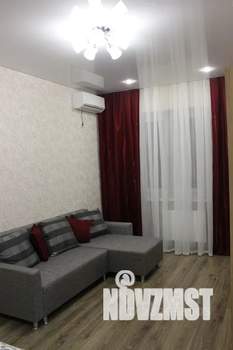 1-к квартира, посуточно, 42м2, 9/18 этаж