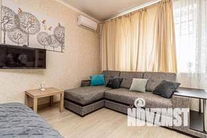 1-к квартира, посуточно, 38м2, 3/6 этаж