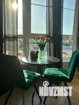 Студия квартира, посуточно, 40м2, 5/19 этаж