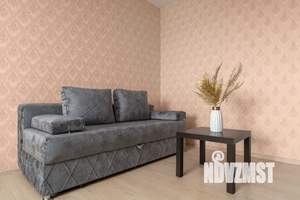 1-к квартира, посуточно, 42м2, 1/1 этаж