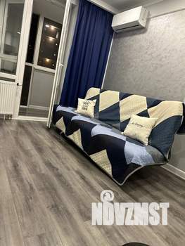 Студия квартира, посуточно, 30м2, 11/18 этаж