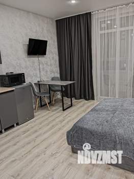 Студия квартира, посуточно, 40м2, 3/18 этаж