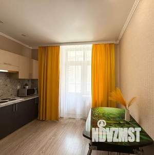 1-к квартира, посуточно, 38м2, 2/18 этаж