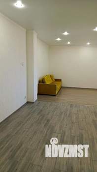 Студия квартира, на длительный срок, 43м2, 3/3 этаж