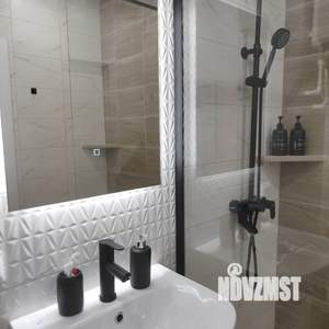 1-к квартира, посуточно, 38м2, 13/18 этаж