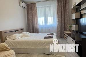 1-к квартира, посуточно, 37м2, 8/12 этаж