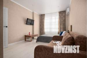 1-к квартира, посуточно, 40м2, 10/18 этаж