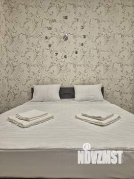 1-к квартира, посуточно, 42м2, 2/17 этаж