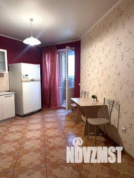 1-к квартира, посуточно, 42м2, 18/20 этаж