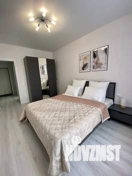 Студия квартира, посуточно, 42м2, 11/21 этаж