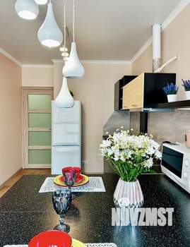 1-к квартира, посуточно, 40м2, 11/18 этаж