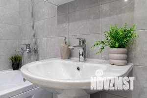 1-к квартира, посуточно, 37м2, 18/21 этаж