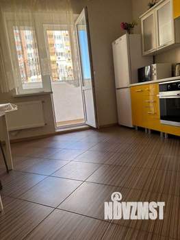 1-к квартира, посуточно, 38м2, 8/17 этаж