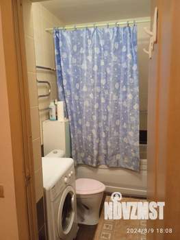 Студия квартира, посуточно, 38м2, 2/5 этаж