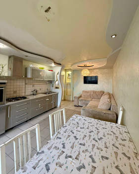 2-к квартира, вторичка, 54м2, 1/10 этаж