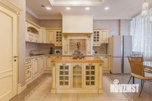 4-к квартира, вторичка, 250м2, 11/11 этаж