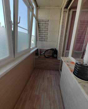 2-к квартира, вторичка, 58м2, 1/6 этаж