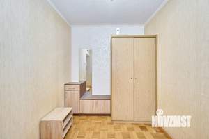 2-к квартира, вторичка, 63м2, 1/9 этаж