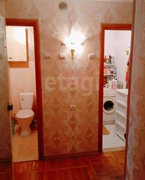 3-к квартира, вторичка, 64м2, 1/9 этаж