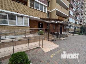 2-к квартира, вторичка, 63м2, 1/17 этаж