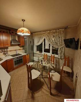 2-к квартира, вторичка, 60м2, 1/12 этаж