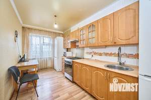 2-к квартира, вторичка, 63м2, 1/9 этаж