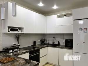 2-к квартира, вторичка, 67м2, 7/16 этаж