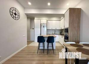 2-к квартира, вторичка, 54м2, 1/10 этаж